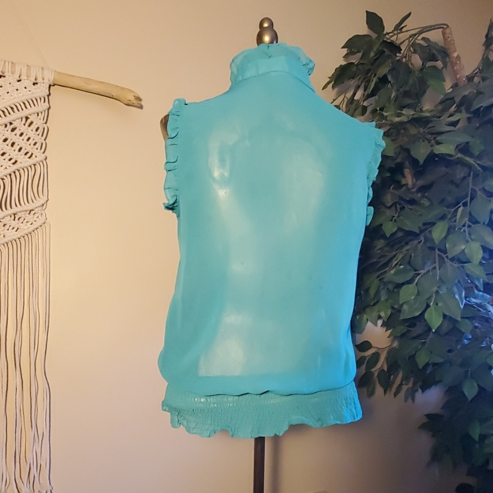 Charlotte Russe Ruffled Top - Picture 2 of 6